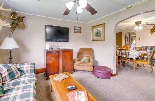 Smithmill House | Pet-Friendly Smithmill Retreat with Yard!