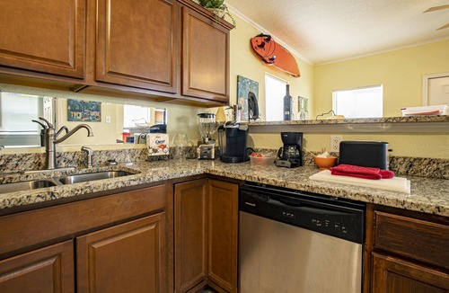 Northwest Los Angeles Heights House | Pet friendly, Solar with two bedroom house