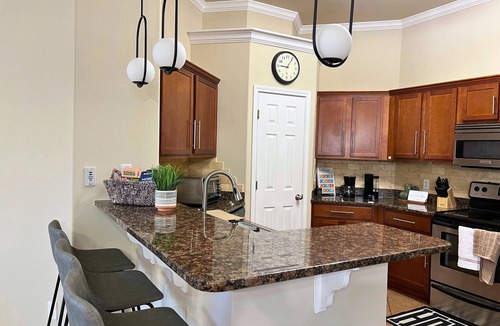 South Side House | Pet-Friendly South Side Hm Garage + Fenced Yard