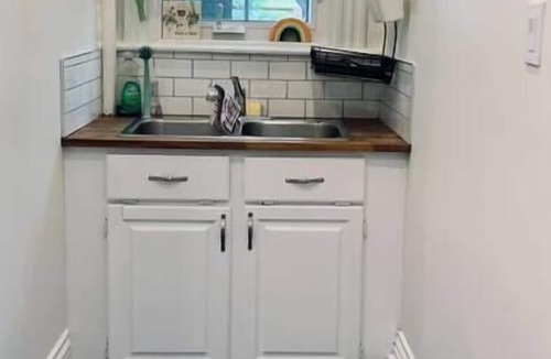 North End Apartment | Pet-Friendly Space, King bed, Office