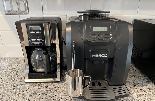 Kingston House | Pet Friendly Spacious Luxe Corner House for Professionals - Left Side