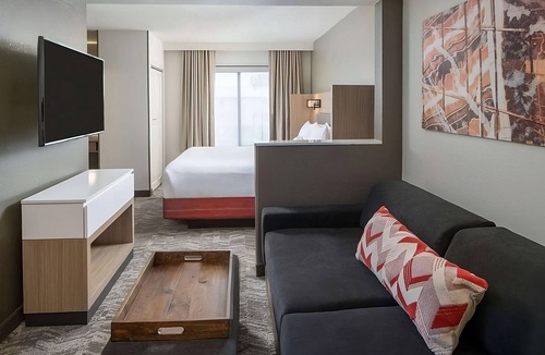 Donelson Hotel | Pet-friendly, Spacious Unit with Breakfast, Best Location in Nashville!