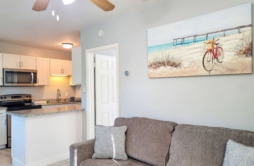 Belle Vista House | Pet-Friendly St. Pete Beach Oasis: 1BR/1BA with