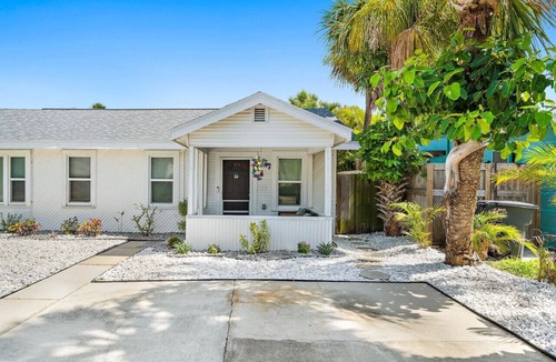 Belle Vista House | Pet-Friendly St. Pete Beach Oasis: 1BR/1BA with