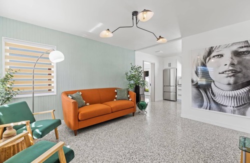 Venice Gardens House | Pet-Friendly Stay 4miles to Beach