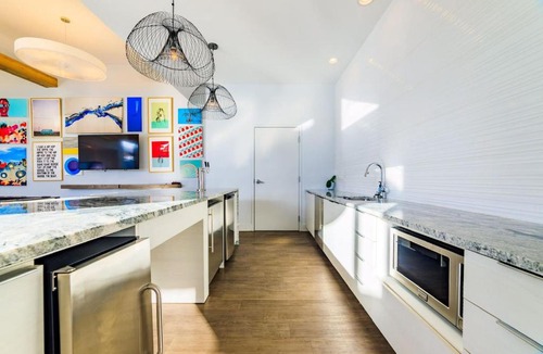 Museum District Apartment | *Pet Friendly* stay in Historic Carytown