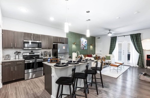 Medical Center District Apartment | Pet-Friendly Stay Near Medical Center & Lackland AFB with Pool & Gym