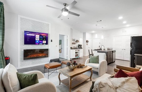 Medical Center District Apartment | Pet-Friendly Stay Near Medical Center & Lackland AFB with Pool & Gym