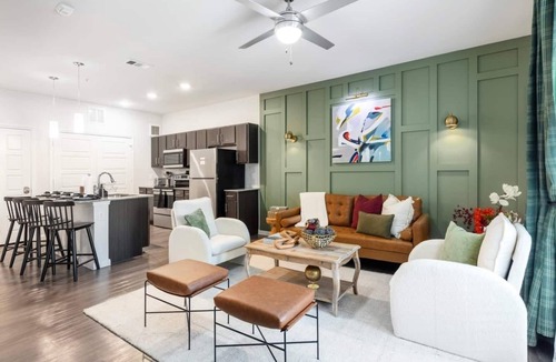 Medical Center District Apartment | Pet-Friendly Stay Near Medical Center & Lackland AFB with Pool & Gym