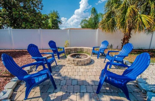 Dover Shores East House | Pet-Friendly Studio in Downtown Orlando Modern