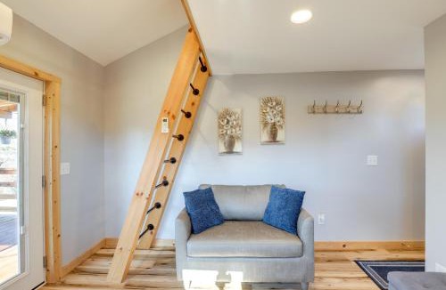 Marshall Apartment | Pet-Friendly Studio w/Hot Tub & Views in Marshall
