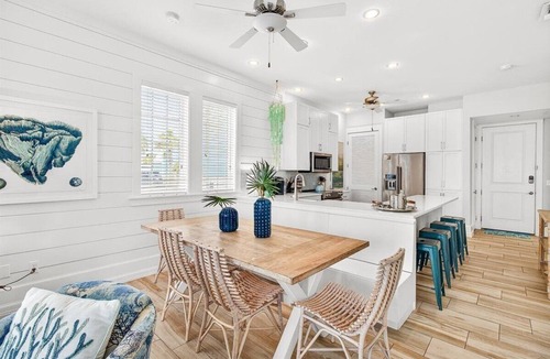 Cinnamon Shore Condo | Pet-Friendly, Stylish Condo w/Cinnamon Shore Pools, Dining & More!