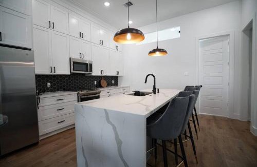 Northside Villa | Pet Friendly Stylish 4 Bedroom home Close to All