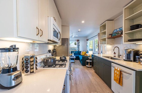 Travis Heights House | Pet Friendly Stylish & Central Bungalow, Walkable!