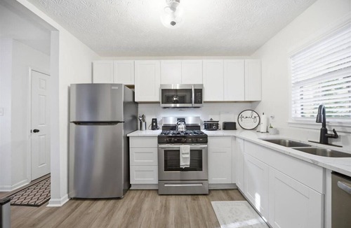 Conyers House | Pet-Friendly Stylish Home Near Arabia Mountain