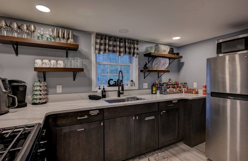 Center Conway Apartment | Pet Friendly Summer A-Frame | Pool 🎱 | AirHockey 🏒 | Fun 😃