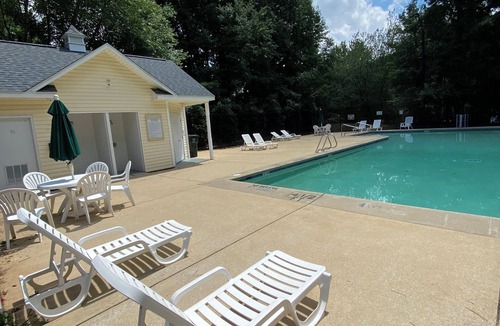 Southwest Raleigh House | Pet friendly Sweet Ranch Home near NCSU, Centennial campus & RDU