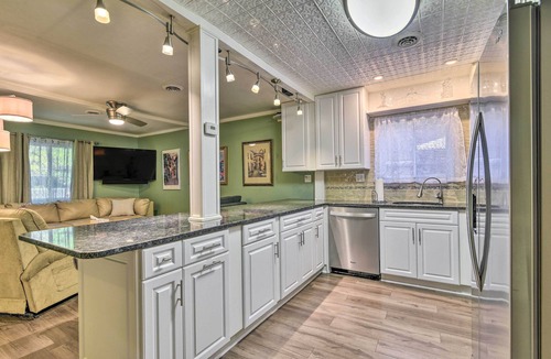 Taylor House | Pet-Friendly Taylor Home w/Backyard Oasis!