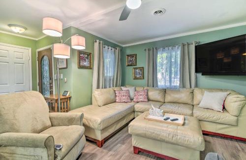 Taylor House | Pet-Friendly Taylor Home with Backyard Oasis!