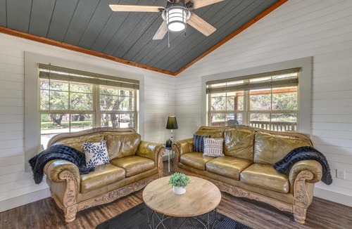Graford House | Pet-Friendly Texas Home w/Furnished Patio & Grill
