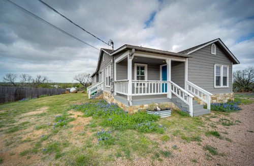 Llano House | Pet-Friendly Texas Retreat w/Deck & Gas Grill!