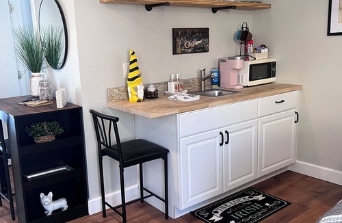 Berea House | Pet friendly tiny home in Berea!