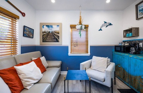 Cape Charles House | Pet Friendly Tiny Livin 3min from Cape Charles