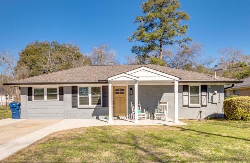 Tomball House | Pet-Friendly Tomball Cottage: Steps to Downtown!