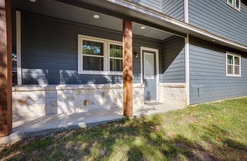 Tomball Cottage | Pet-friendly Tomball Home: Walk to Main Street!