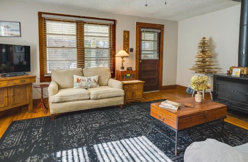 Kyle House | Pet-Friendly Topton Home w/Patio, Deck & Views!