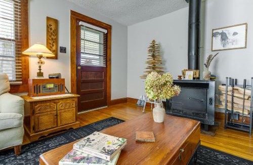 Kyle House | Pet-Friendly Topton Home w/Patio, Deck & Views!