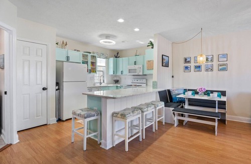 North Carolina Coast Villa | Pet-Friendly Townhome Steps to Beach