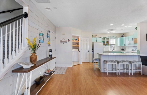 North Carolina Coast Villa | Pet-Friendly Townhome Steps to Beach