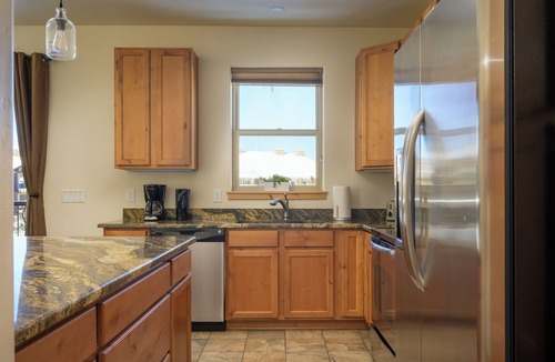 Winter Park Condo | ☞ PET-FRIENDLY | Trailhead Lodges 432 | Luxe Downtown Condo | Walk To Park, Skiing & More