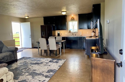 Hermosa House | Pet friendly tranquil country haven with modern comfort.
