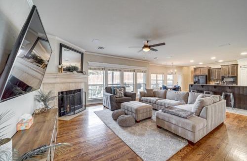 South Tulsa House | Pet-Friendly Tulsa Escape w/Private Hot Tub!