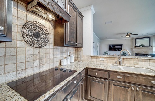 South Tulsa Cottage | Pet-friendly Tulsa Escape w/Private Hot Tub!