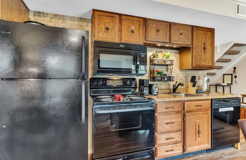 Table Rock Condo | Pet Friendly! Tuscany on-Taneycomo- 2 bed/2 bath condo on Lake Taneycomo