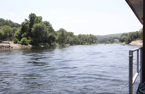 Table Rock Condo | Pet Friendly! Tuscany on-Taneycomo- 2 bed/2 bath condo on Lake Taneycomo