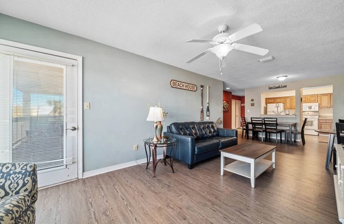 Gulf Shores Condo | PET FRIENDLY, TWO POOLS, LAGOON PIER, CONVENIENT TO THE BEACH, BEACHY DECOR