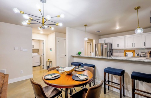Belton House | Pet-Friendly UMHB Walkable Downtown Fire Pit Hot Tub