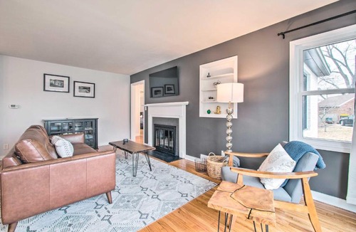 Normal House | Pet-Friendly Uptown Normal Home: Steps to ISU