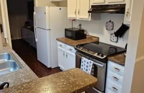 Crestline Heights House | PET FRIENDLY!