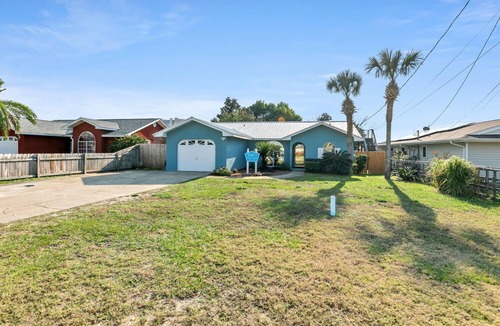 El Centro Beach House | ☀️Pet Friendly-Walk2Beach-Manatee Summer House☀️
