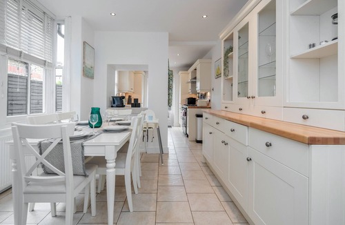 Windsor House | Pet Friendly Victorian House in Central Windsor