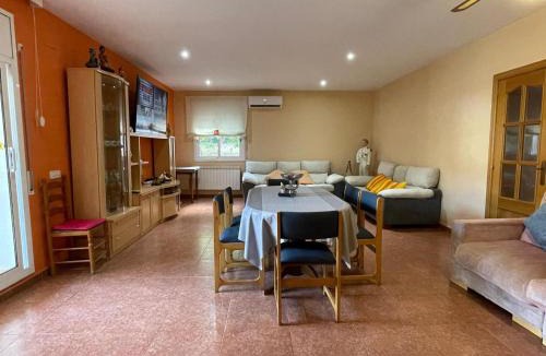 El Vendrell House | Pet-Friendly Villa with Pool