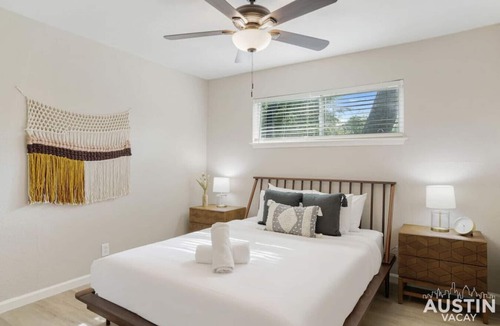 Cherrywood Apartment | Pet Friendly w/ a Pool Near Mueller | Free Parking