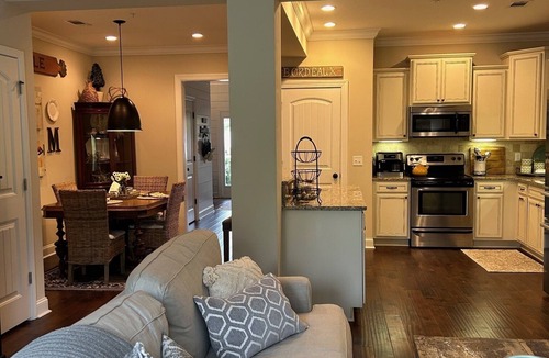 Epworth Acres House | Pet friendly with community pool!