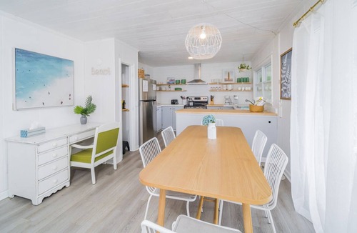 Southport House | Pet-friendly* Walk Everywhere* Southport* Gameroom* Sleeps 10