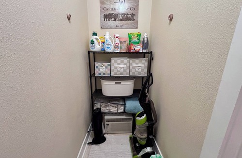 Fort Worth Cultural District Cottage | Pet-Friendly Washburn Home with Private Yard